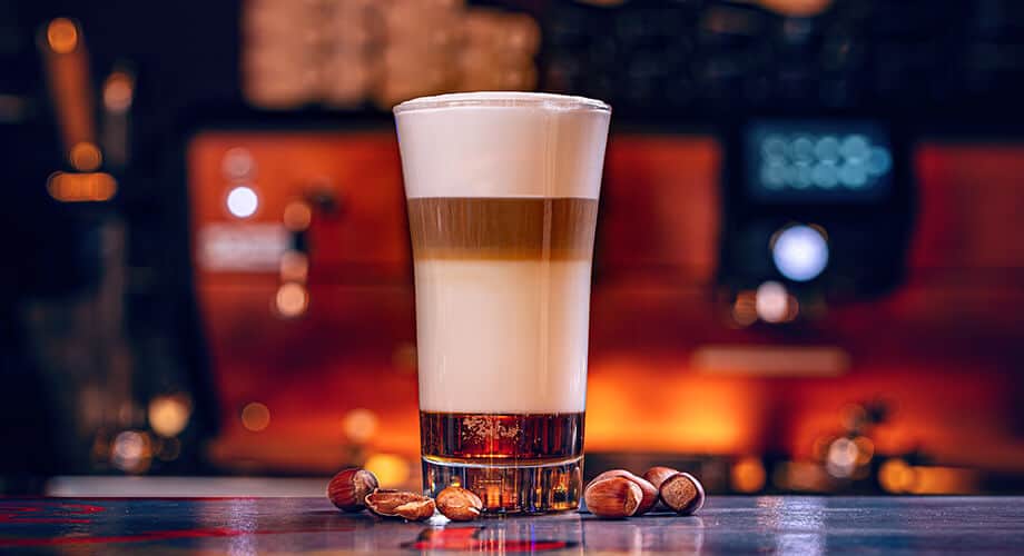 copo com café macchiato