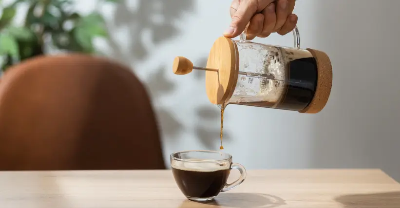 Aprenda como fazer café na prensa francesa