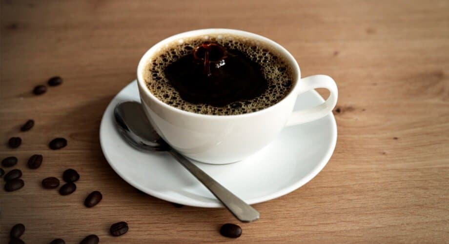 café descafeinado tem cafeína