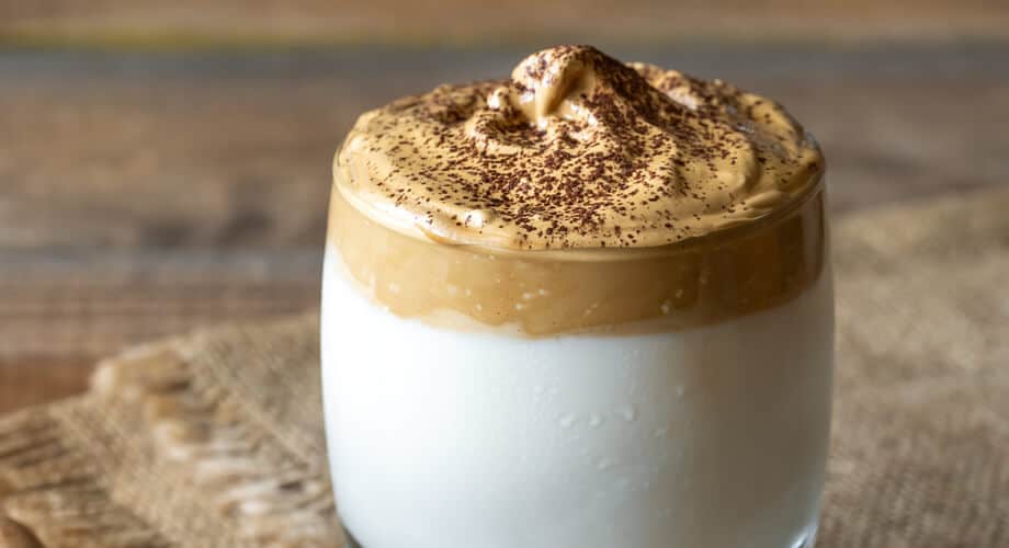 Café Dalgona: saiba como fazer a trend queridinha do TikTok café dalgona