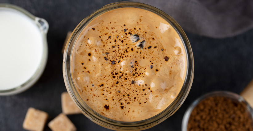 como fazer café cremoso - Close em um café cremoso visto de cima.